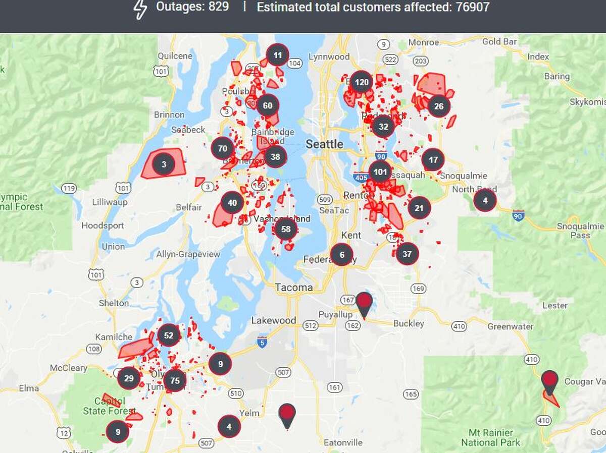 90,000 without power as winter weather pounds Puget Sound region