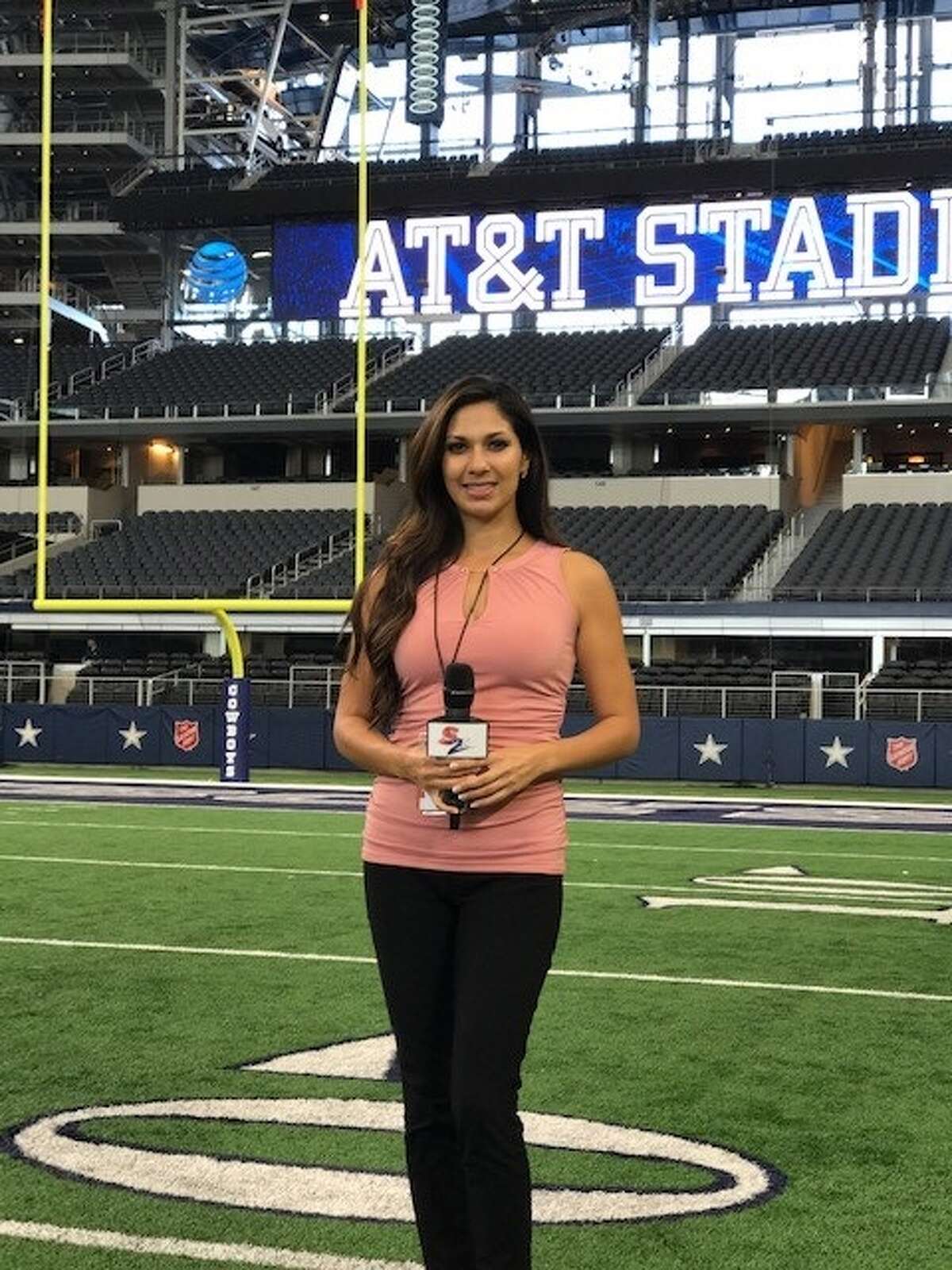 Jaylisa Hoehne: Living Her Best Life - 6yc24g0