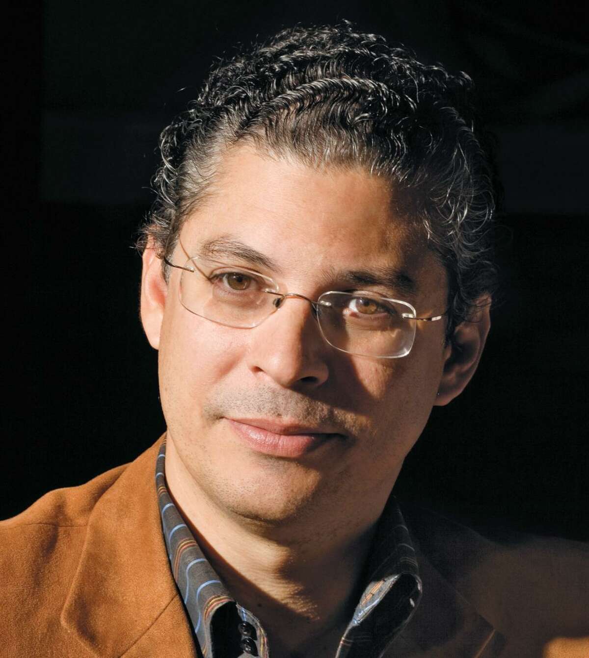 Pianist Leonel Morales