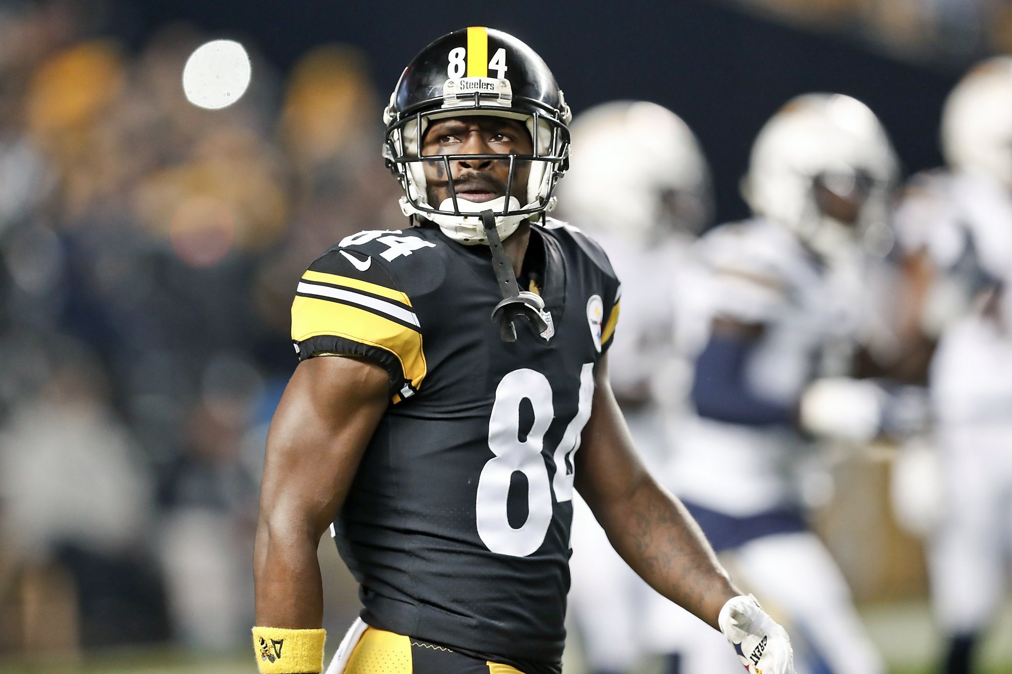 Antonio Brown officially requests trade from Steelers; 49ers betting favori...