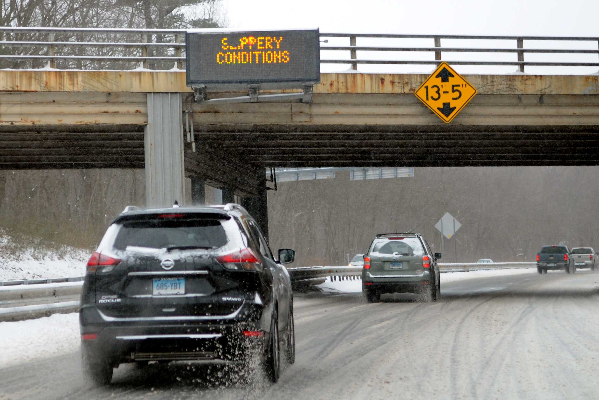 Wintry mix could lead to slippery commutes Monday