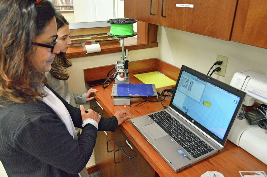 Library gives kids hands-on STEM experience - Westport News