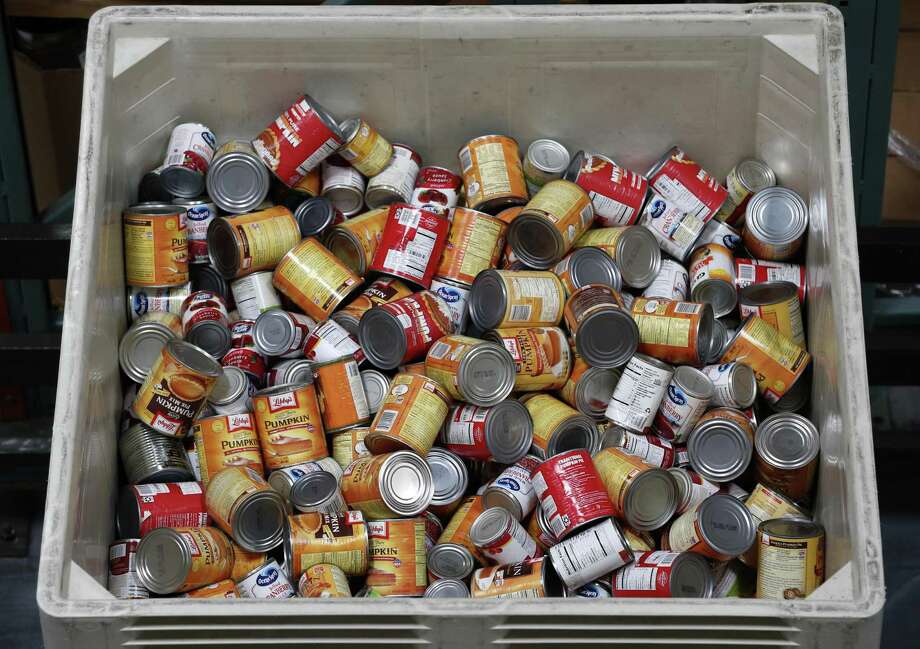 The Monroe Food Pantry is seeking donations Photo: Paul Chinn / The Chronicle / ONLINE_YES