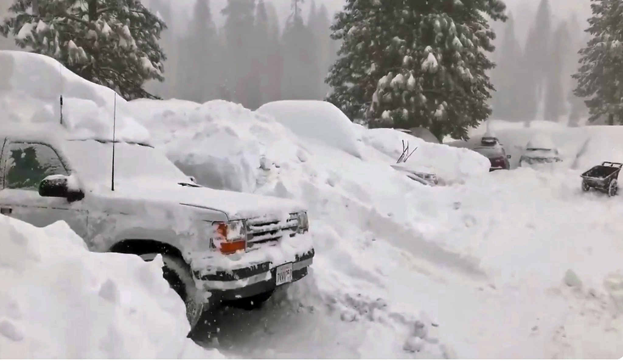 Snow Sierra expects several feet, plus road closures