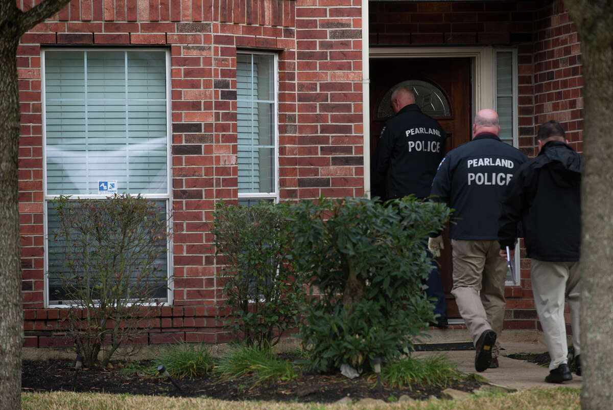 Pearland police find three bodies in home after double murdersuicide