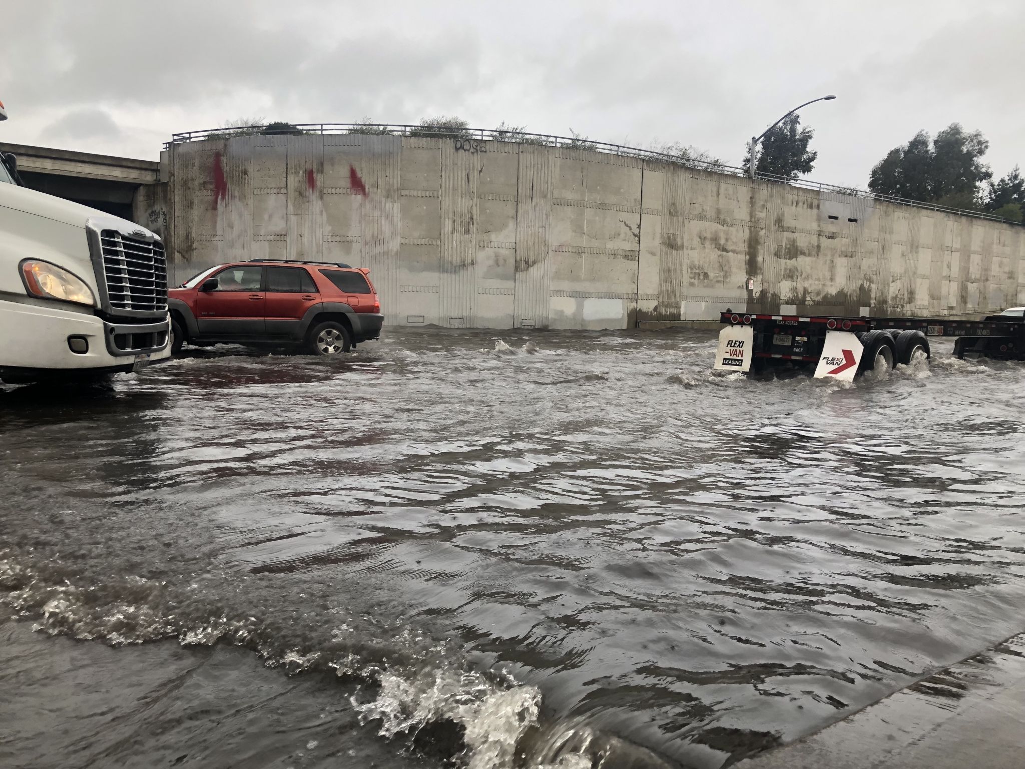 Insane flooding swamps Nimitz Freeway underpass in West Oakland