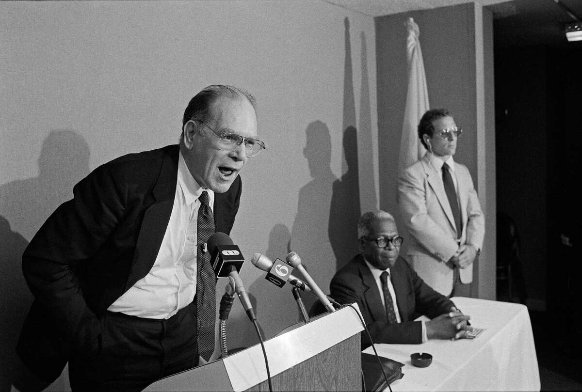 Lyndon LaRouche, cult figure who ran for president 8 times, dies at 96