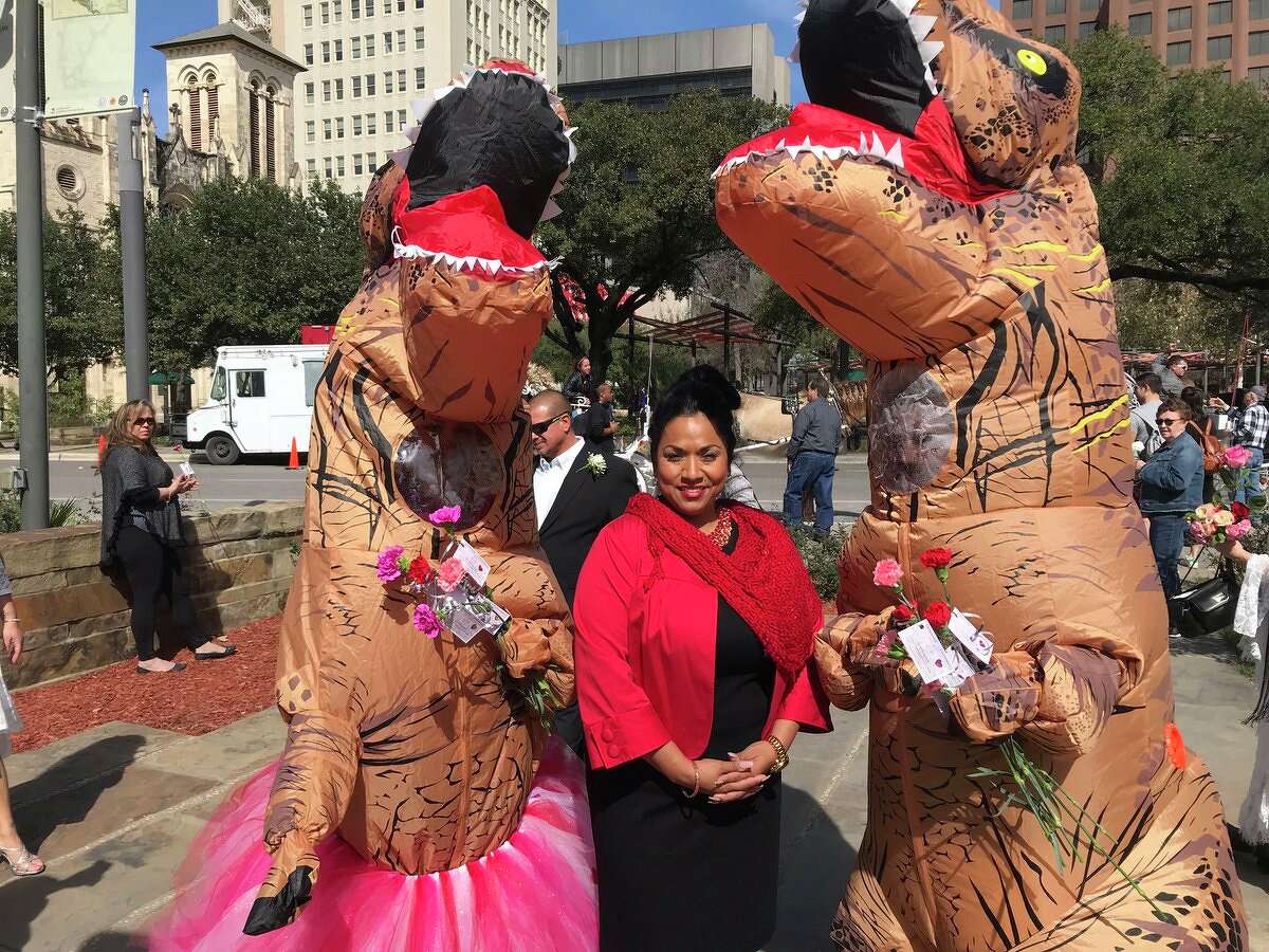 It's been a year of roaring bliss for a San Antonio couple who got married last Valentine's Day at the Bexar County Courthouse and they celebrated their anniversary with a cameo appearance on Thursday.