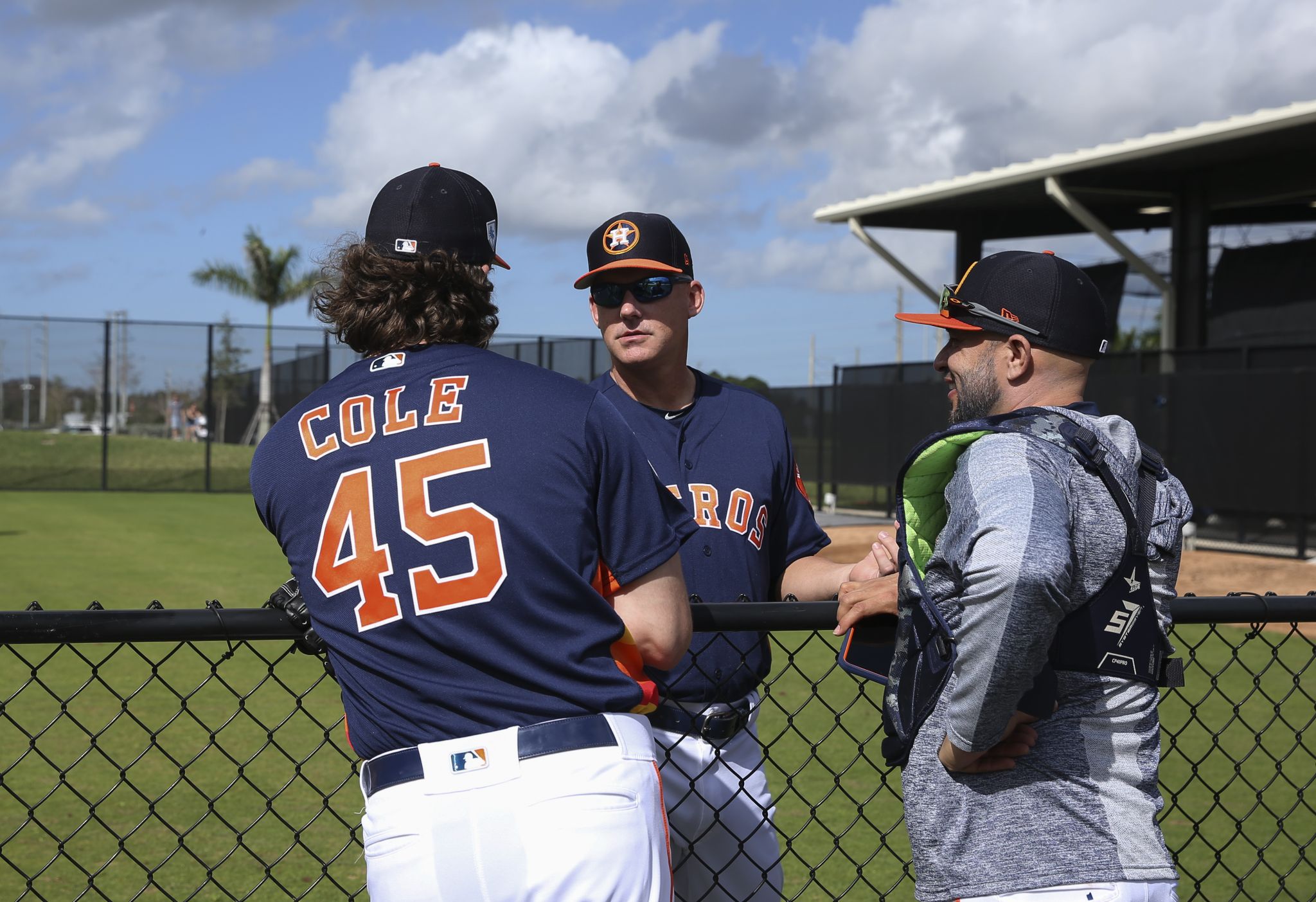 Astros moving Aledmys Diaz around field in spring training