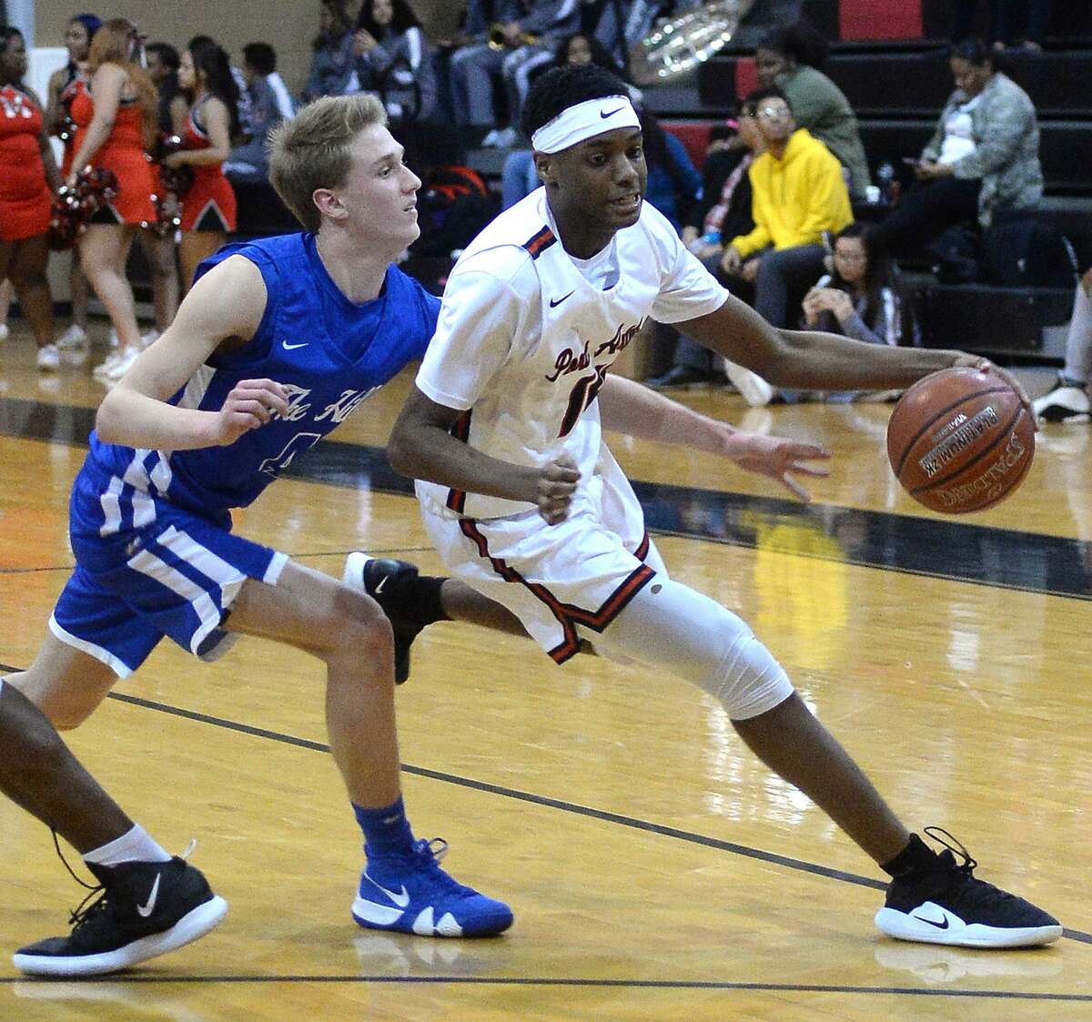 Port Arthur Memorial’s Amaree Abram, right, and Barbers Hill’s Masx Armer will face off for a third time this season on Friday.