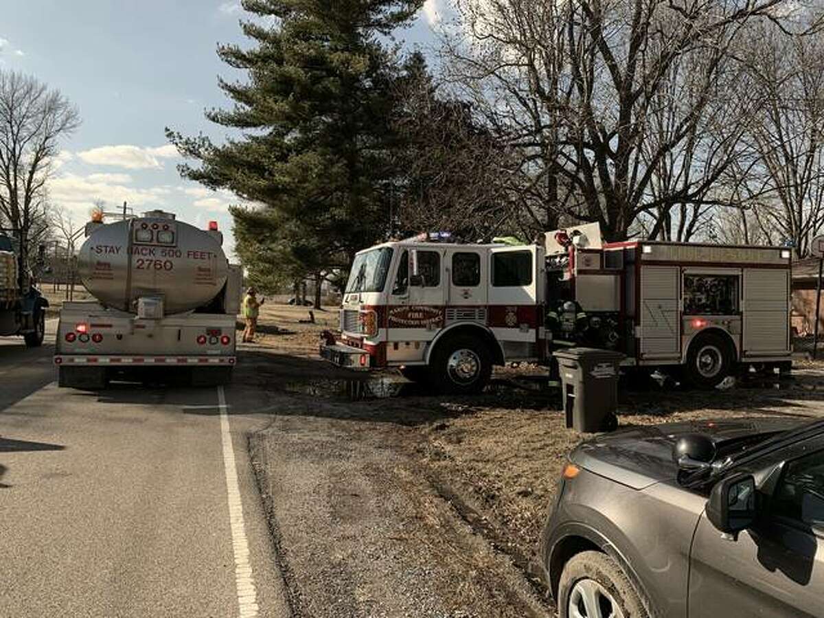 Marine, Edwardsville fire departments snuff Thursday house fire