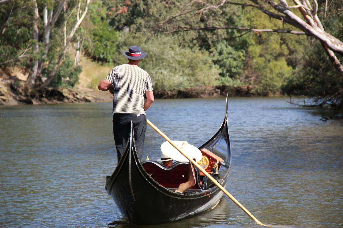 Gondola Servizio offers 30 and 60 minute loops around the Napa River in the heart of downtown.