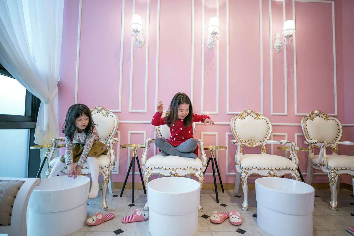 PriPara Kids Cafe is one of the many beauty parlors in South Korea that cater to young girls.
