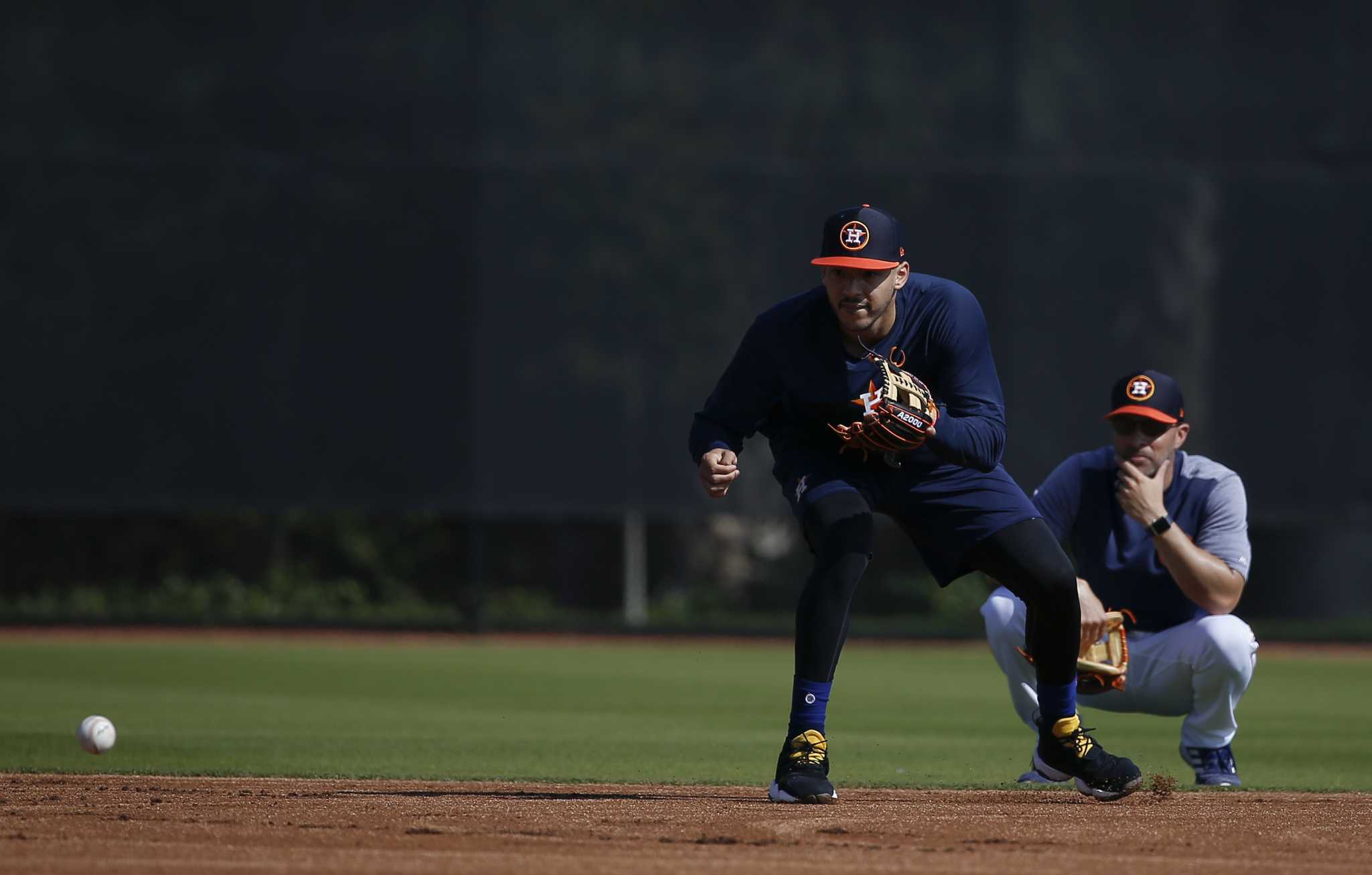 Astros outfield excites with stellar gloves all around