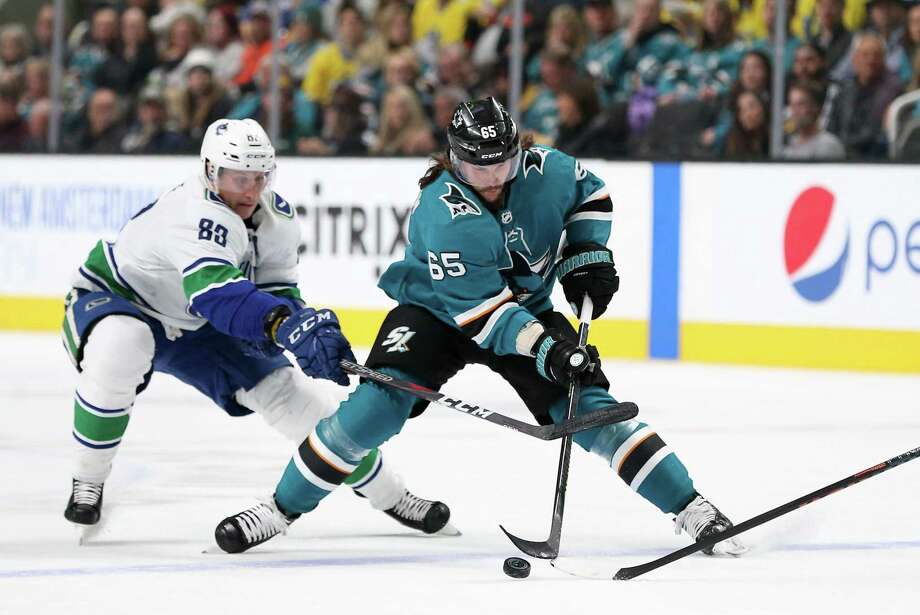 Sharks win for seventh time in eight games