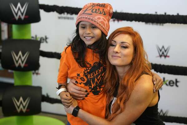 32 Becky Lynch Daughter Pics