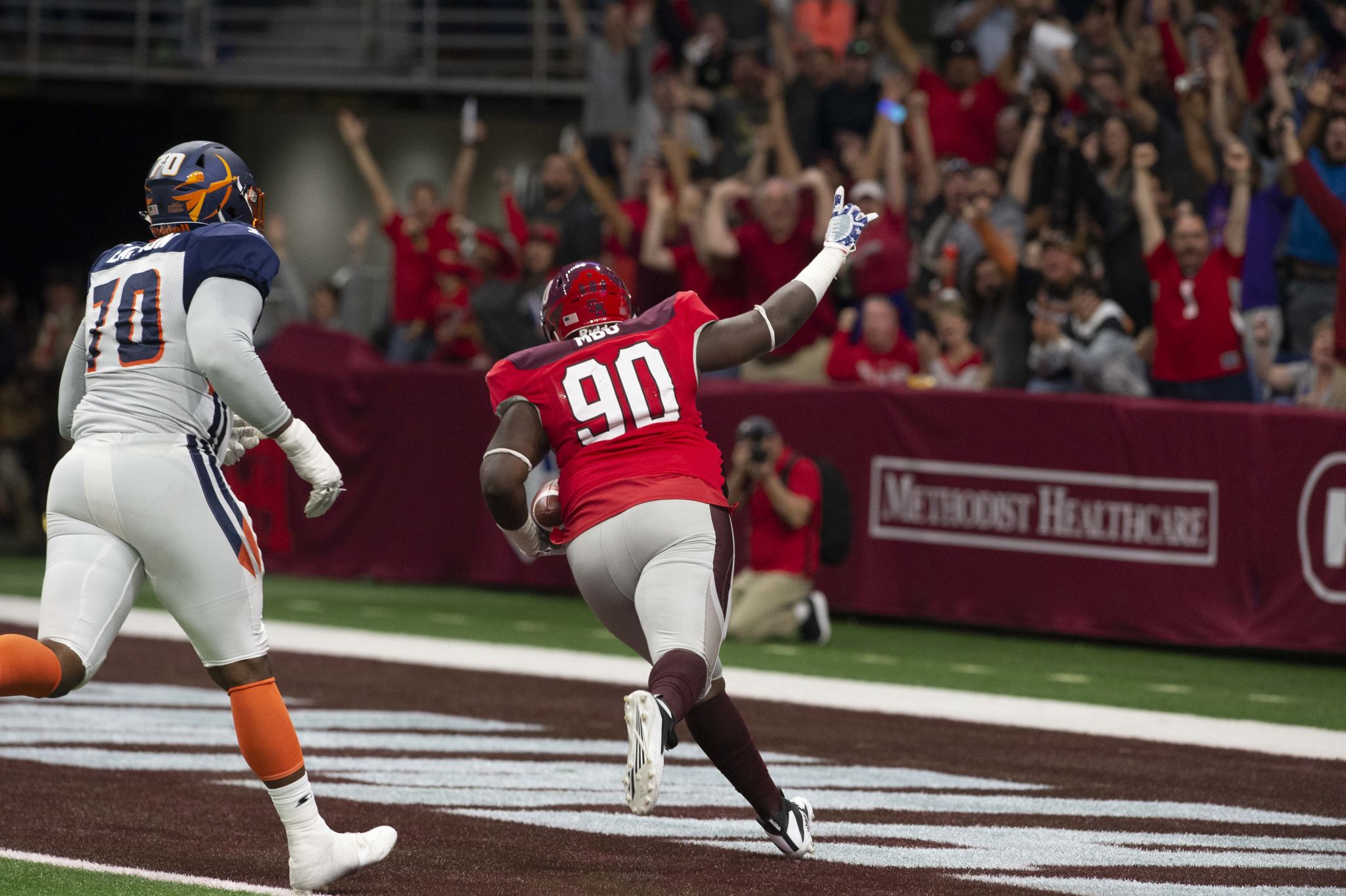 San Antonio Commanders lose after late rally by Orlando Apollos