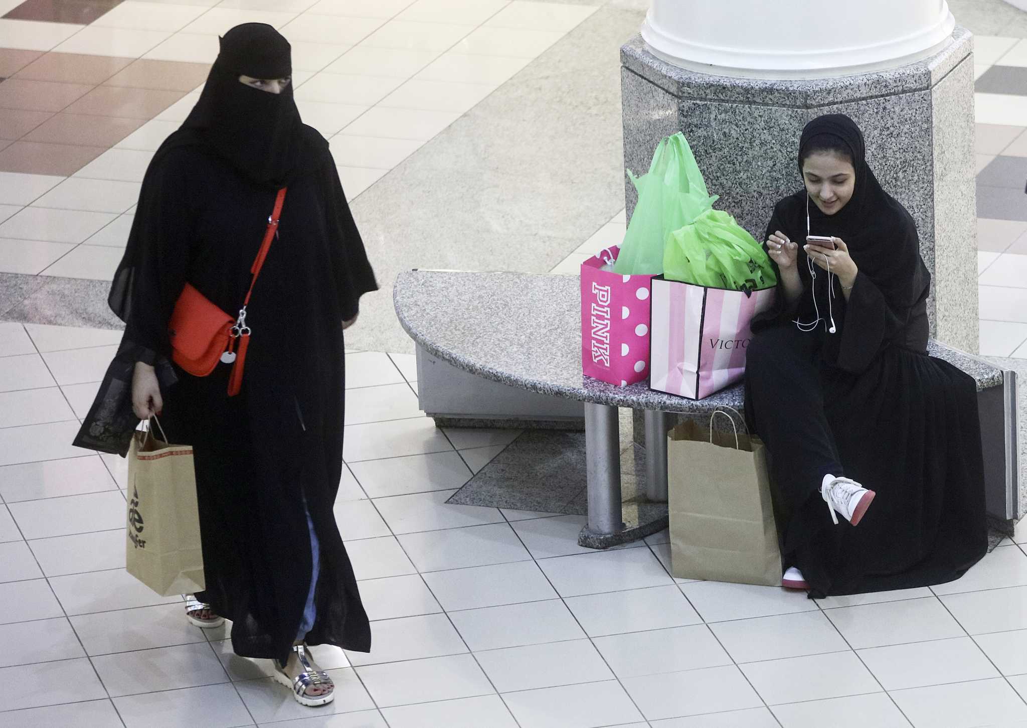 Жизнь арабом. Арабские женщины в жизни. Саудовские женщины. Арабки в жизни. Жизнь арабки женщины.