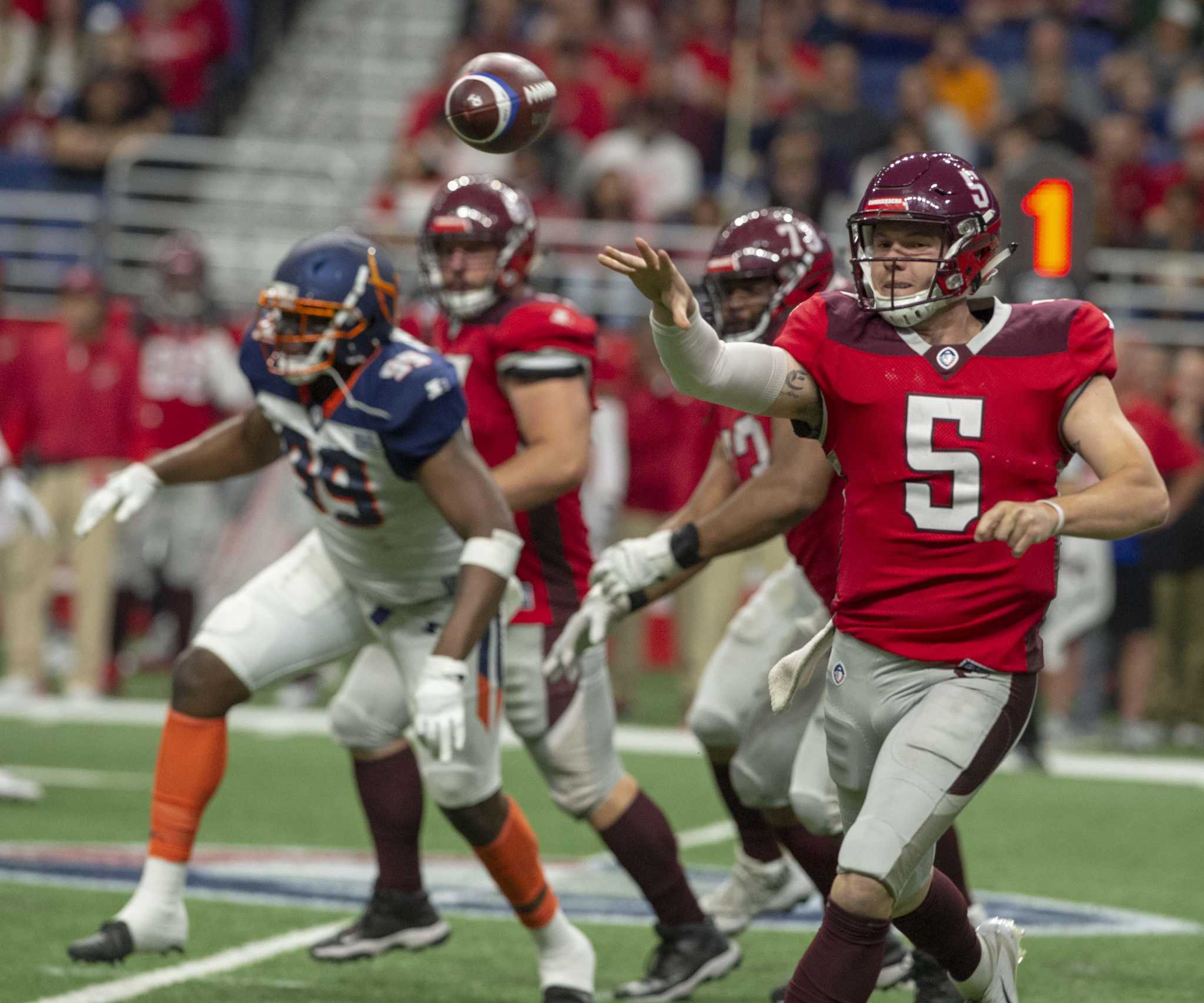 San Antonio Commanders Open To Playing Two Quarterbacks