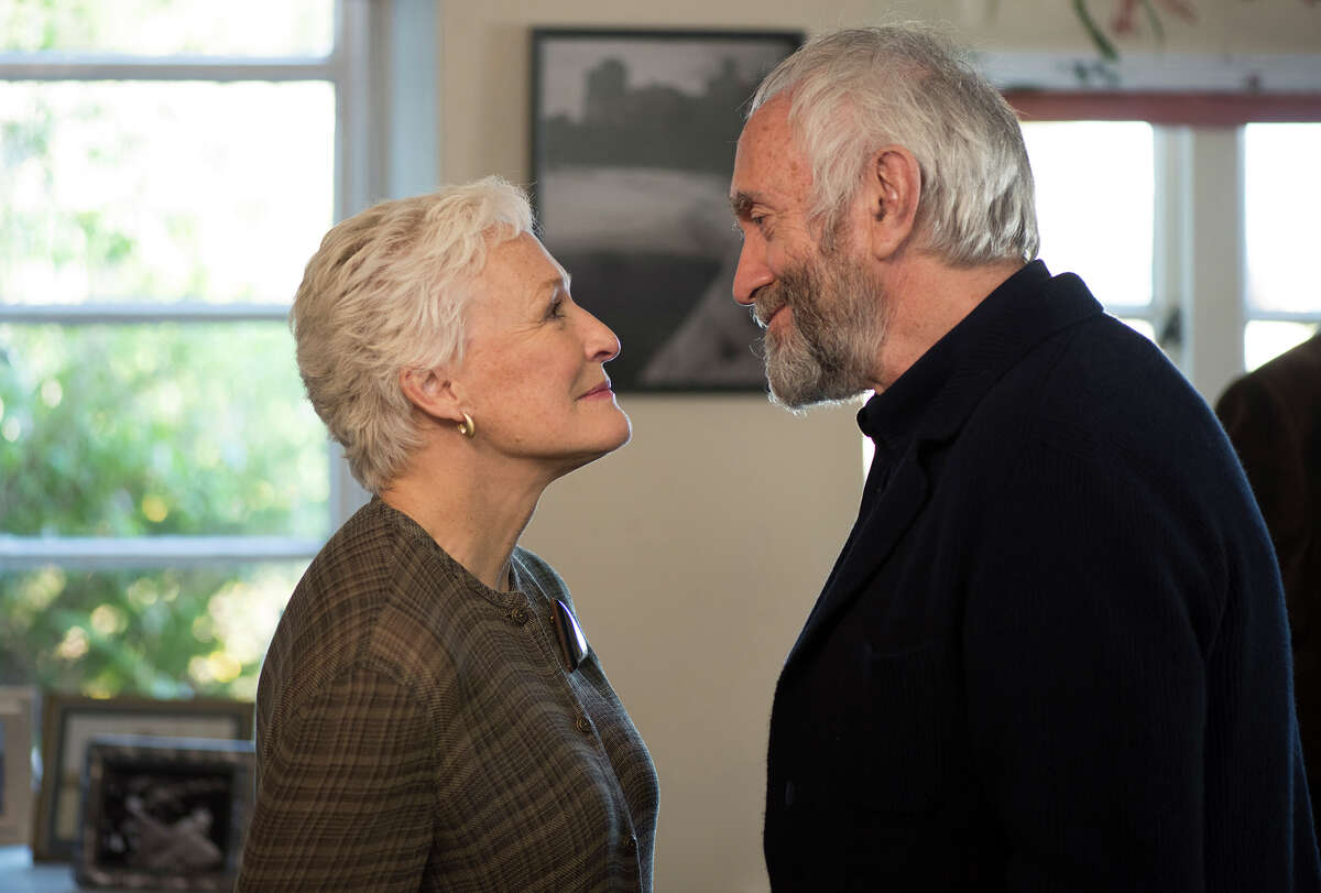 Glenn Close and Jonathan Pryce in "The Wife."