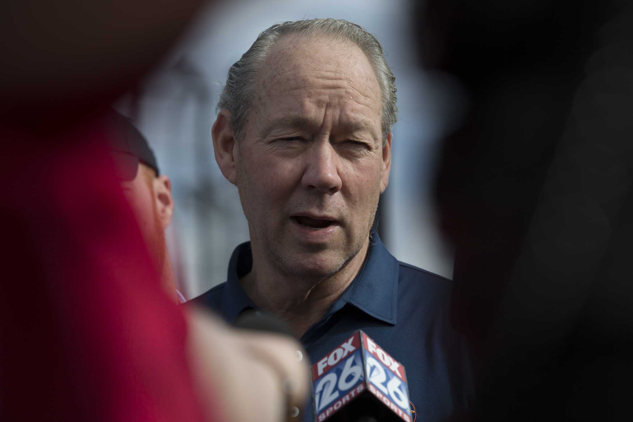 Federal judge sends Crane lawsuit vs. Comcast, NBC Universal back to