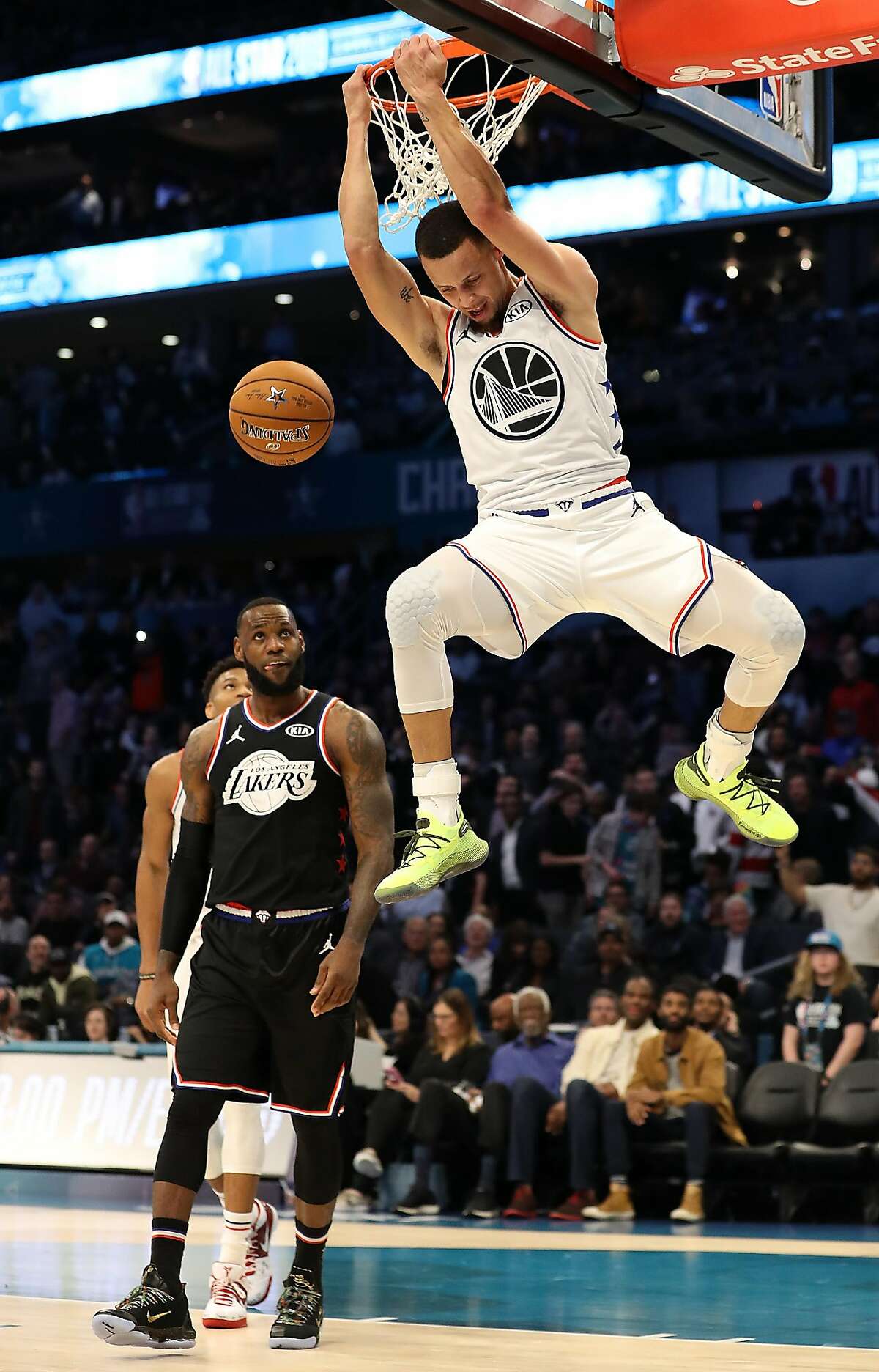 Making of a rare Stephen Curry dunk: ‘Doesn’t just happen by accident’