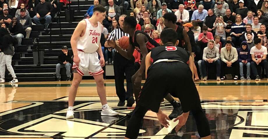 Hargrave takes down Furr in area matchup