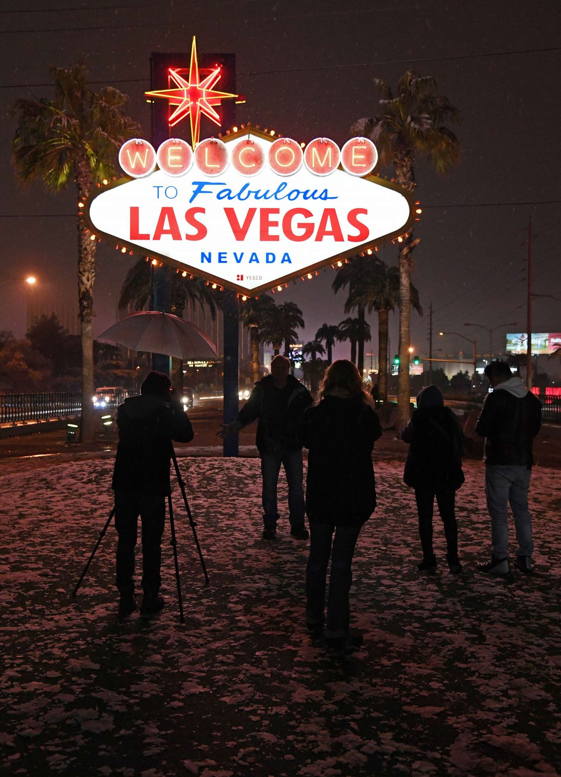 Is that a snowman on the Strip? Las Vegas sees first measurable snow in  over a decade