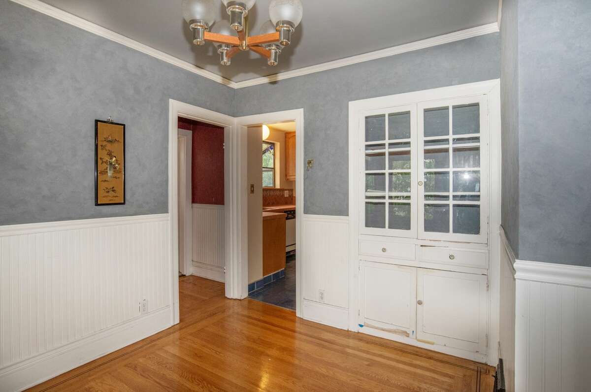 Two vintage Oakland homes under $800K come to market: one untouched ...