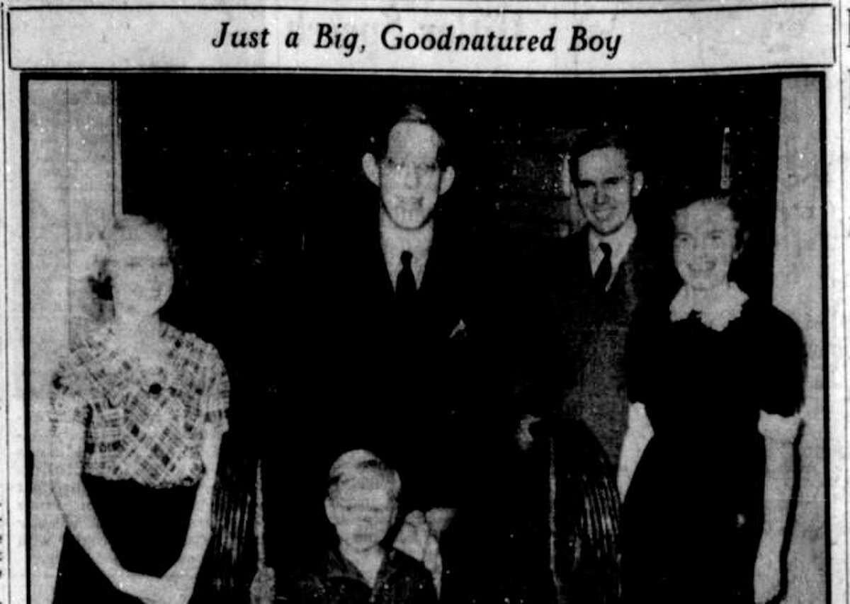 Robert Wadlow Drew A Funny Meme About His Fanmail In 1938 It s The robert-wadlow-drew-a-funny-meme-about-his-fanmail-in-1938-it-s-the