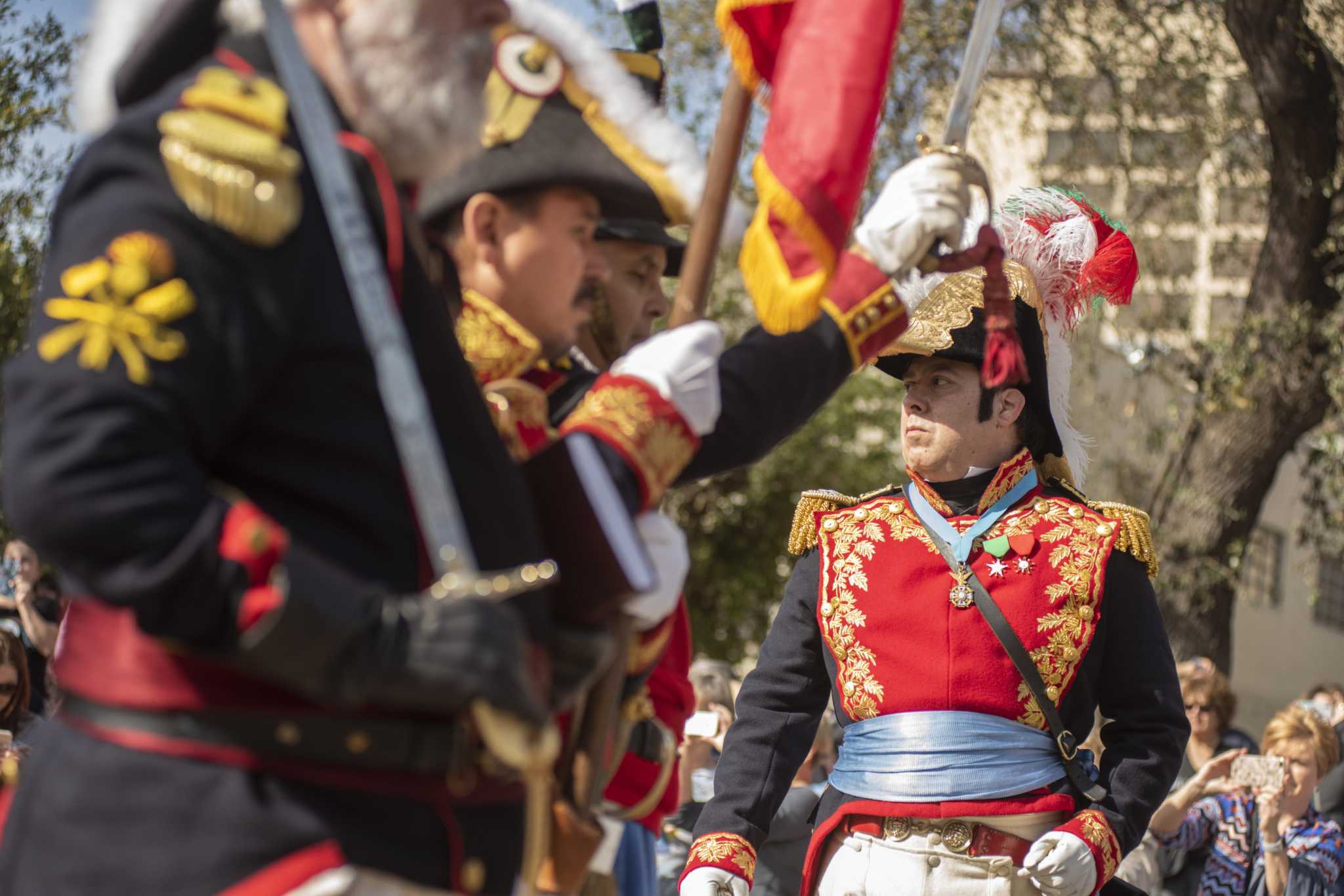 With plenty of fanfare and pomp, Gen. Santa Anna marches into San