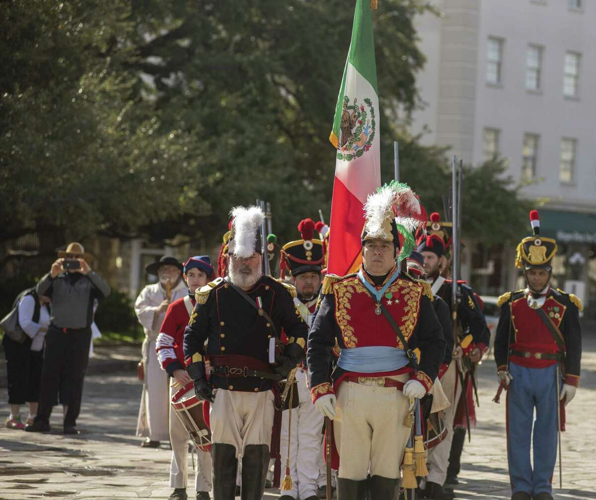 With plenty of fanfare and pomp, Gen. Santa Anna marches into San