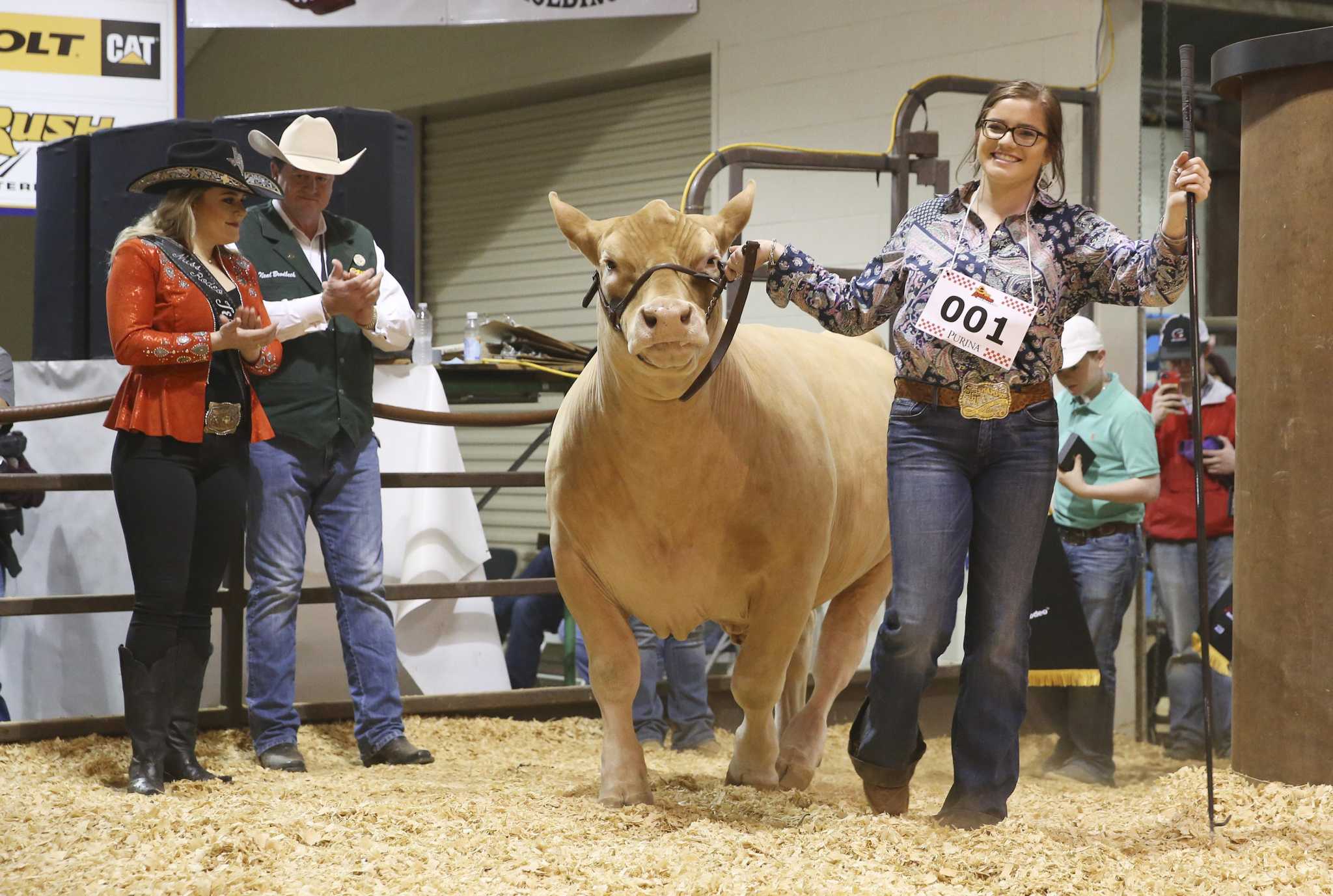 San Antonio Stock Show & Rodeo show helps students reach college goals