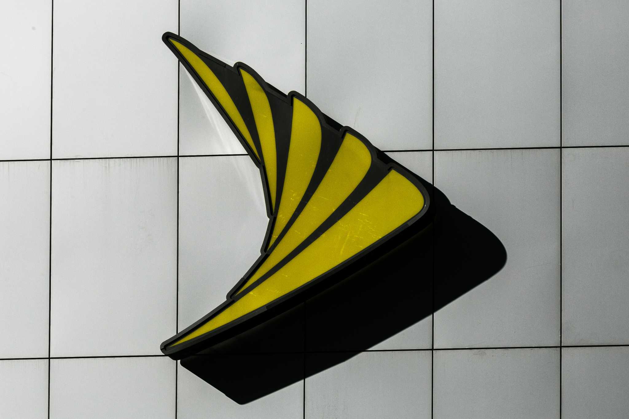 Sprint sets 5G launch in nine cities as competition heats up - San Antonio Express-News2048 x 1365