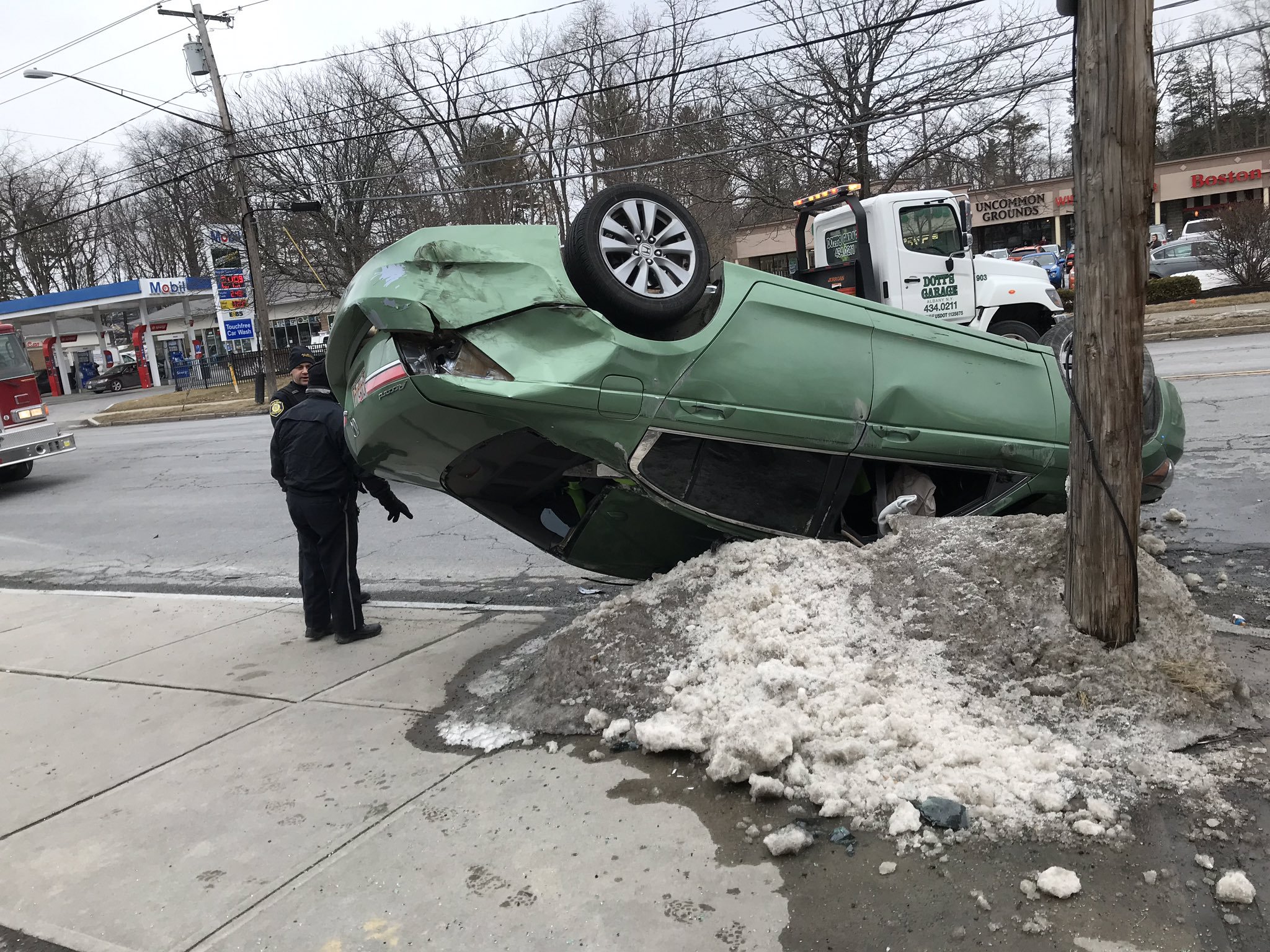 Several sent to hospital after car crash near UAlbany