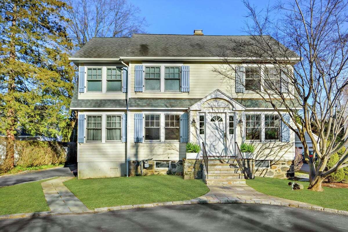 For buyers and sellers, common sense says ‘hire a lawyer’