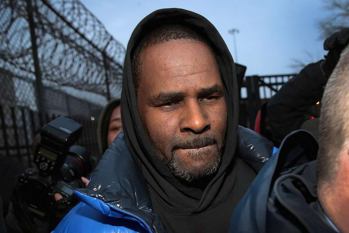 R. Kelly Charged With 10 Counts Of Aggravated Sexual Abuse