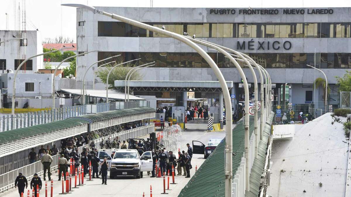 La Oficina de Aduanas y Protección Fronteriza cerró temporalmente el Puente Internacional Portal a las Américas, el lunes 25 de febrero de 2019.