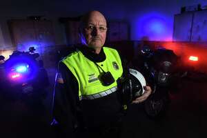 Beloved police officer retires after 39 years in Beaumont