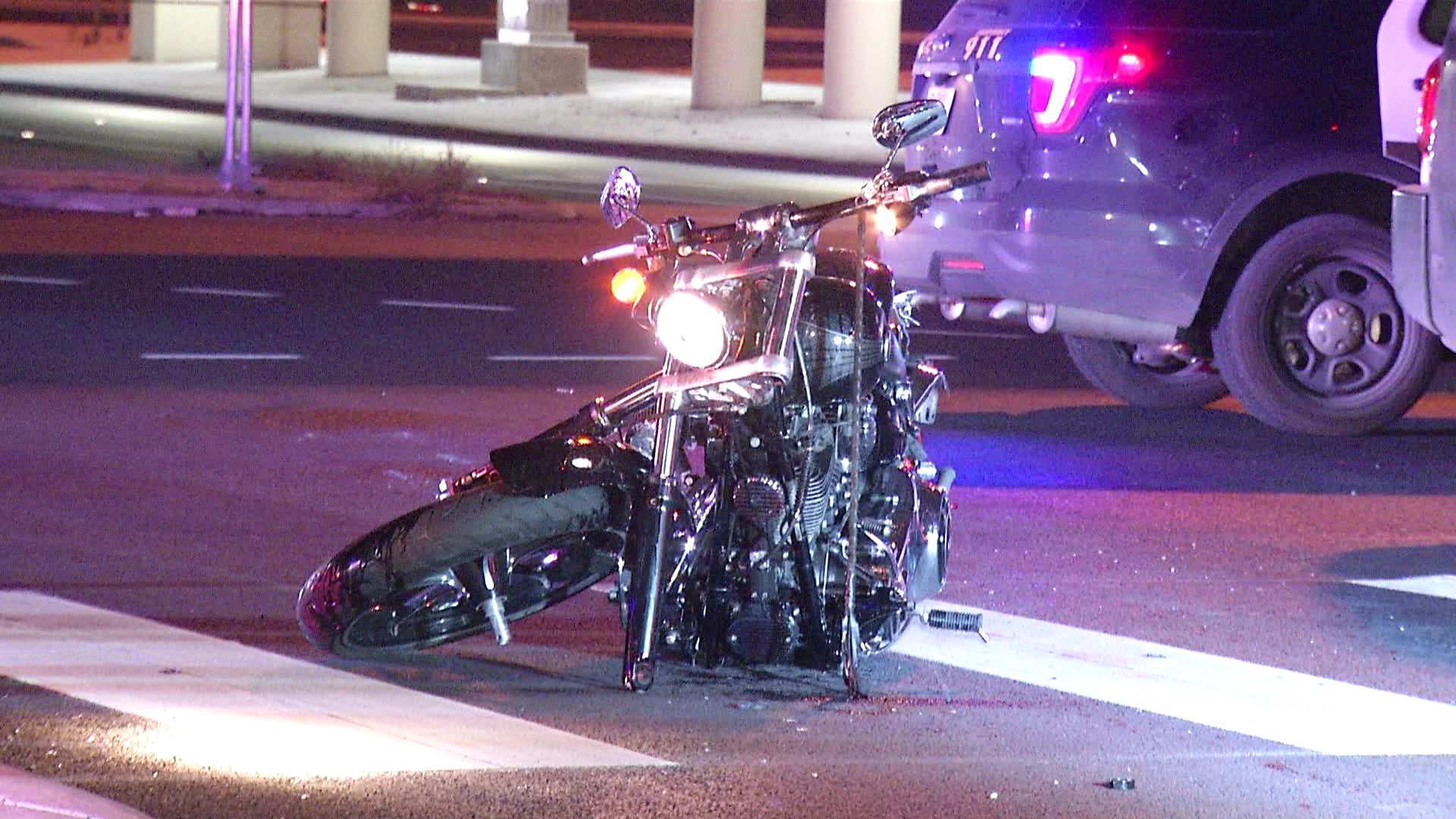 Motorcyclist hospitalized after running red light on West Side ...
