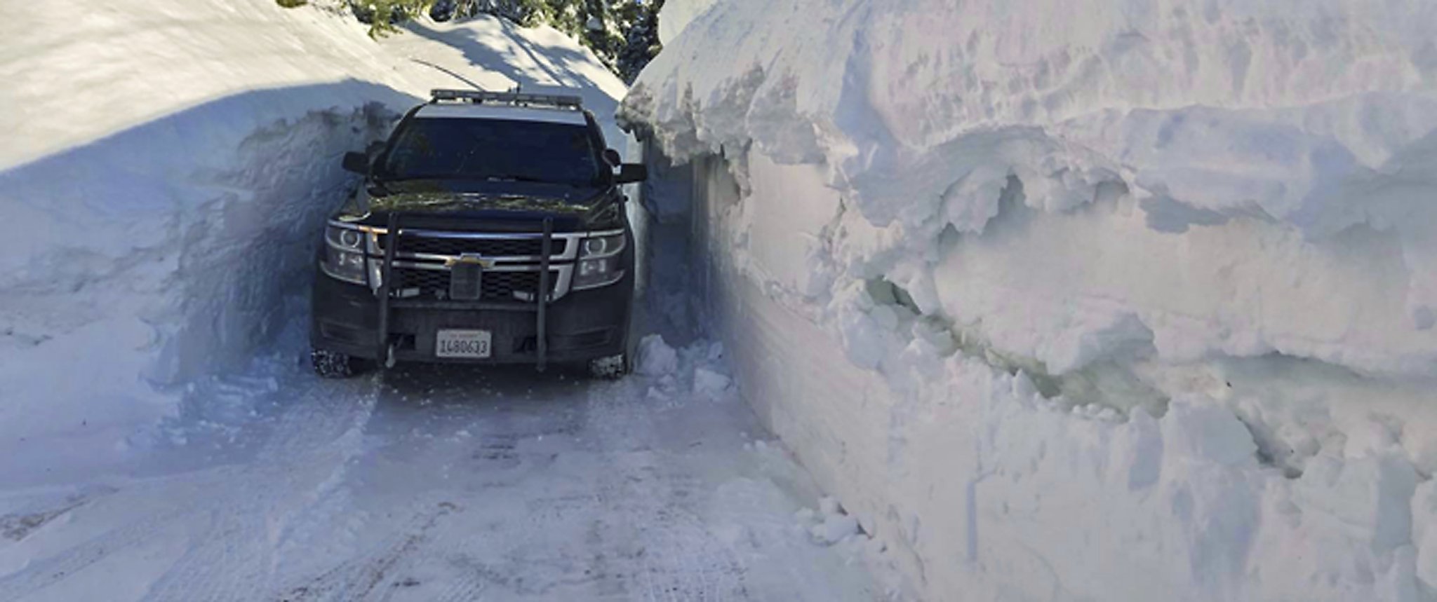 i-80-to-sierra-still-closed-after-90-mph-winds-snow-create-whiteout