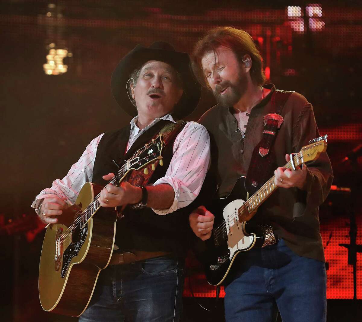 Houston Rodeo fans welcome back reunited Brooks & Dunn