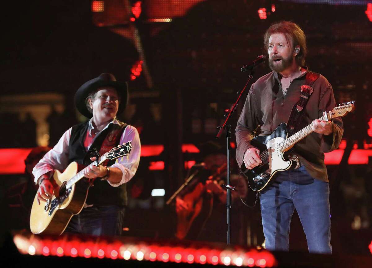 Houston Rodeo fans welcome back reunited Brooks & Dunn