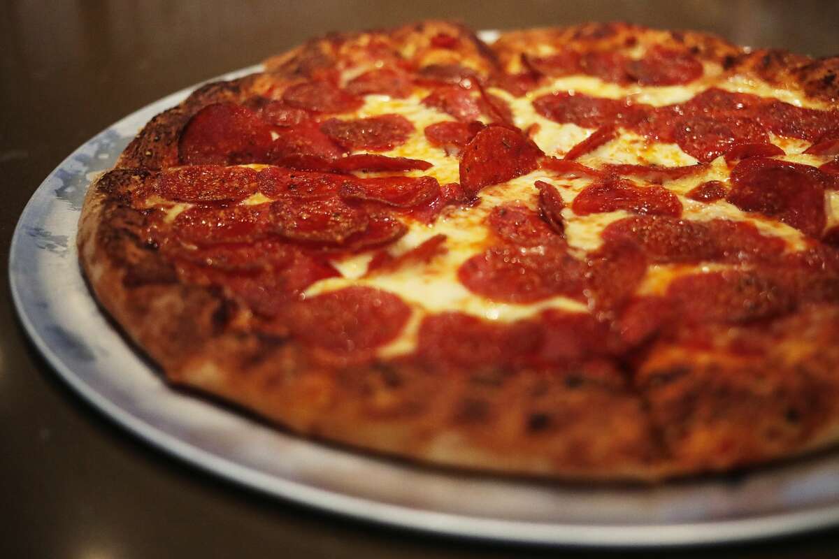 Old Chicago Pizza & Taproom open at 6603 Eastman Ave. in Midland Feb. 28, 2019