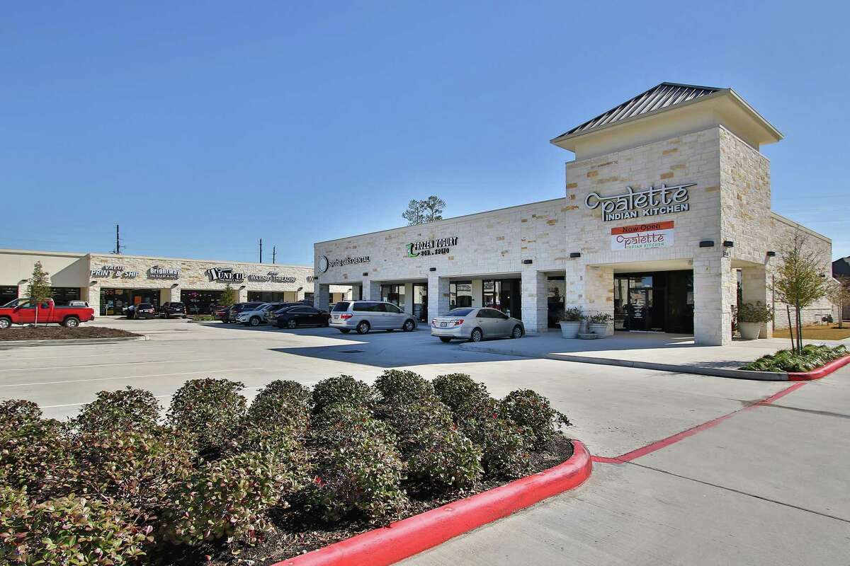 Retail wrap Big City Wings, Jax Burgers, Texadelphia pick spots for