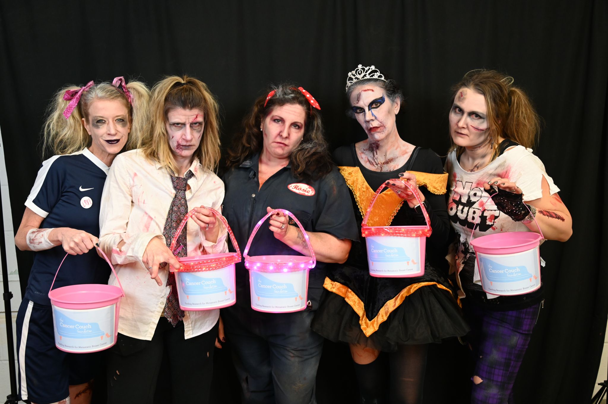 Fairfield 'MOMbies' surprise crowd at basketball game