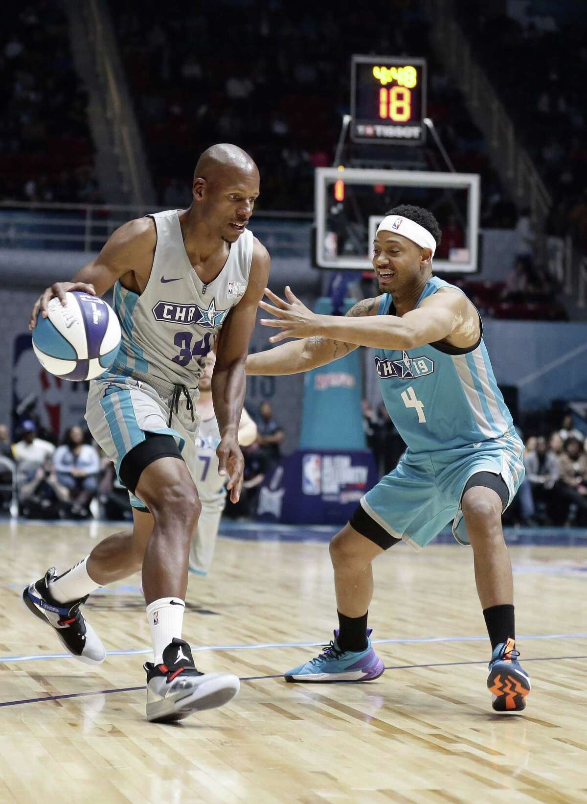 Memories of UConn icon Ray Allen as the Huskies retire his number