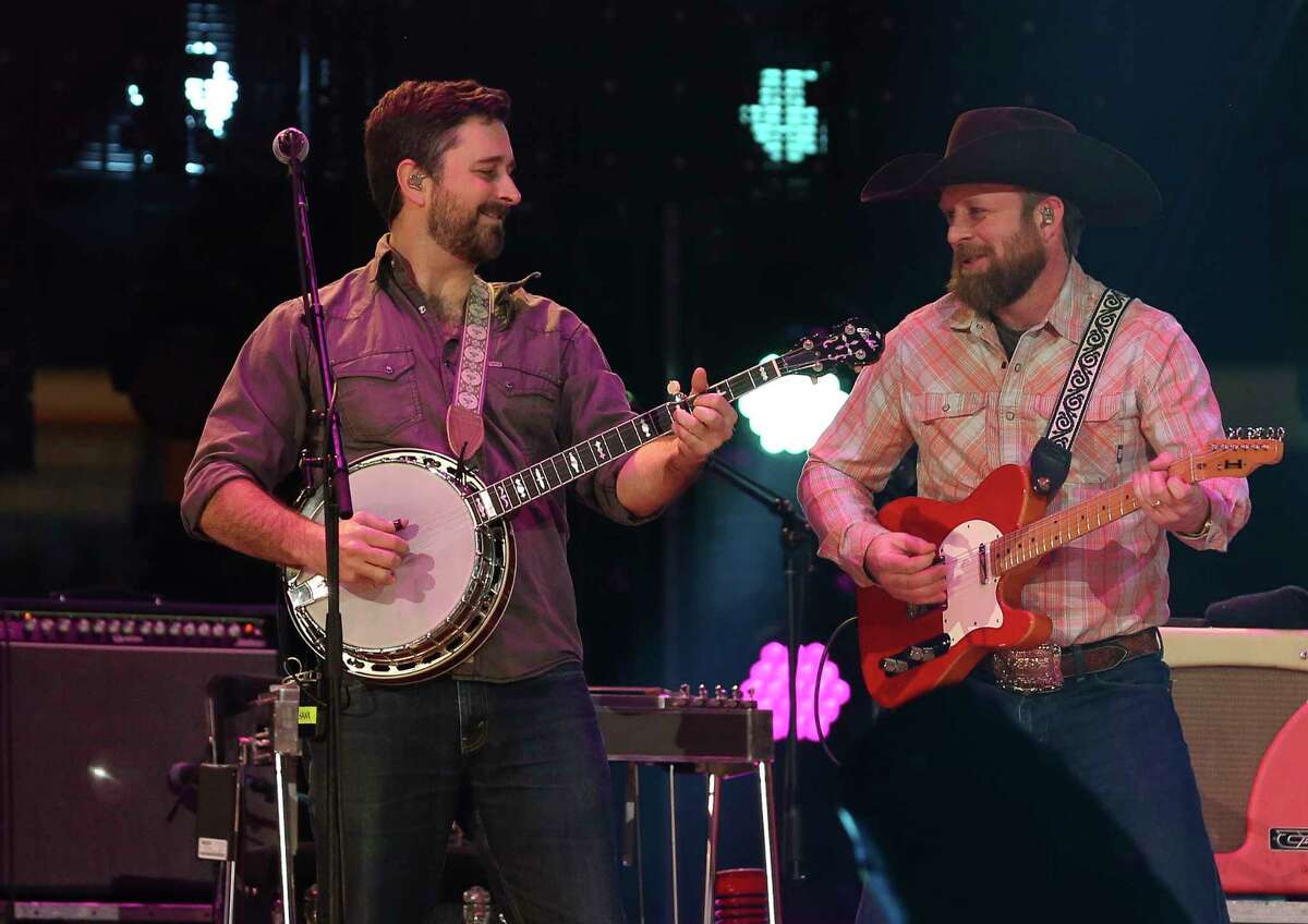 Turnpike Troubadours Keep It Lean And Tight At Rodeohouston Tickpick is the only place that has no service fees, so our tickets are there are a few ways you can save money on turnpike troubadours tickets. turnpike troubadours keep it lean and