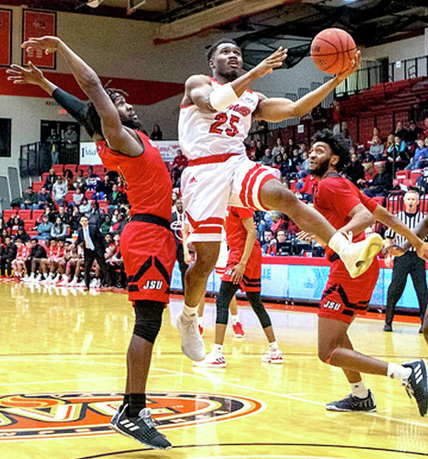 MEN’S COLLEGE BASKETBALL Jacksonville State drops SIUE 9772 Alton