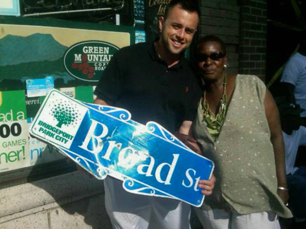 Signstealing charge dropped against mayor's son